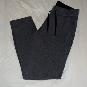 Lululemon “on the fly” 7/8 pant size 4